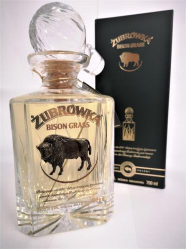 ŻUBRÓWKA KARAFKA 700ML